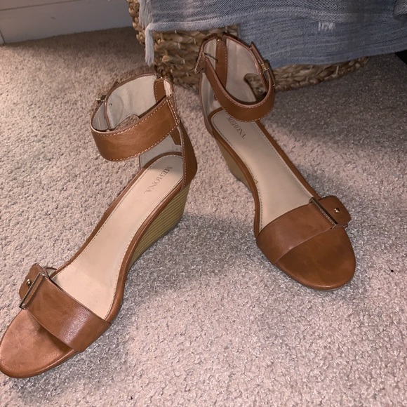 Wedge sandal - Picture 3 of 3